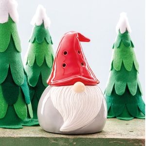 Scentsy Gnome for the Holidays Warmer | Brand New